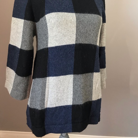 Sweater - Picture 4 of 4